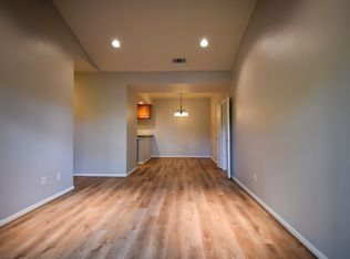 11711 Memorial Dr APT 384, Houston, TX 77024