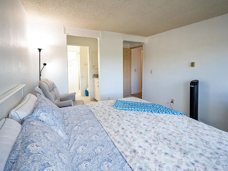 7577 Old Redmond Rd #6 — Photo 4