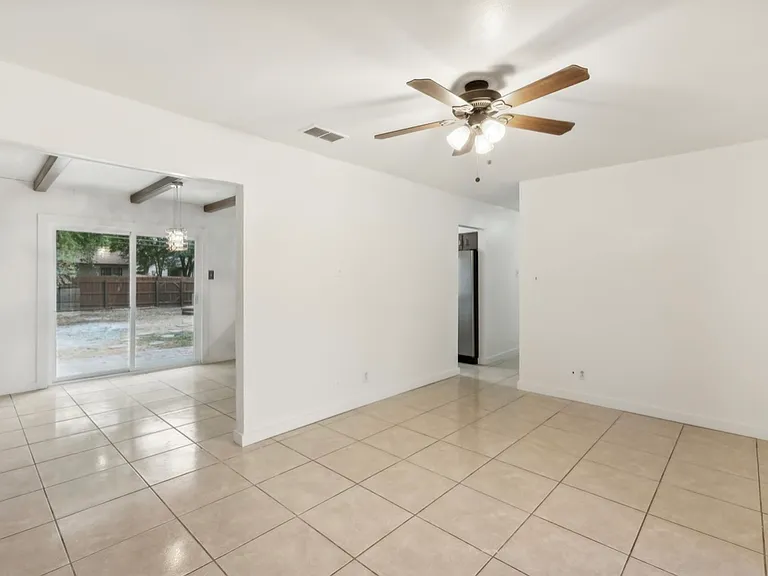 4311 Sun Gate St — Photo 3