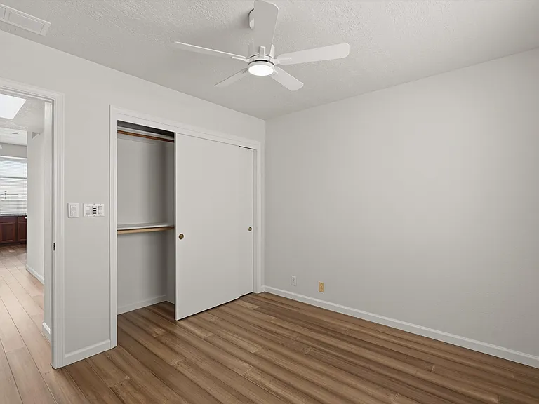 10021 Bridgepointe Ct NE — Photo 20