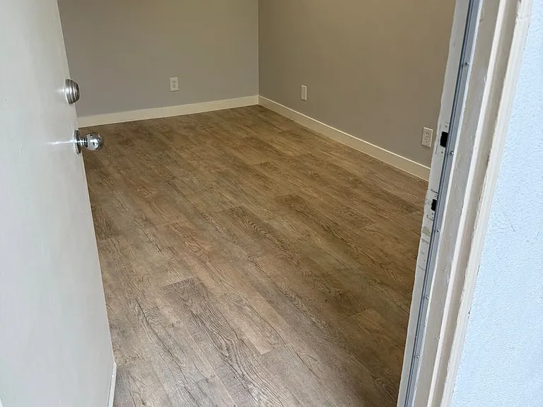 10814-10818 Blix St #10814-814-B2 — Photo 27