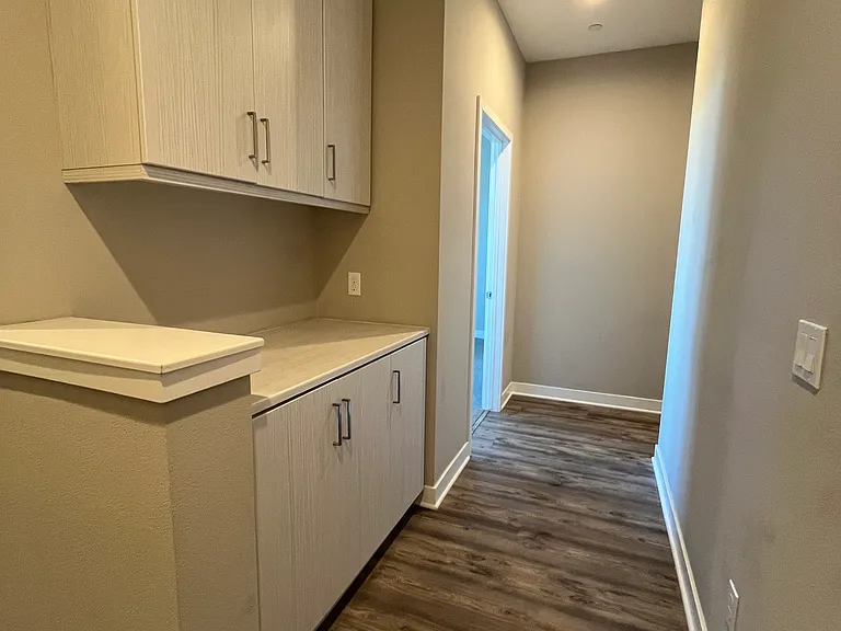 715 Seaside St — Photo 9
