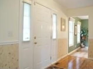 3106 Wishing Well Ln, Island Lake, IL 60042