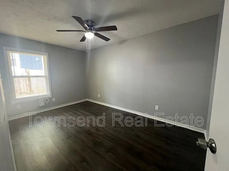 5831 Waters Edge Dr — Photo 7