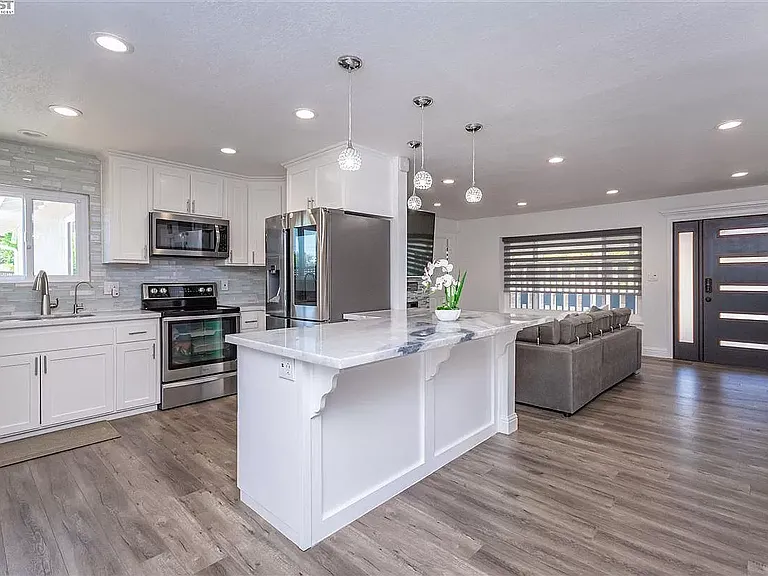 Kitchen & living room