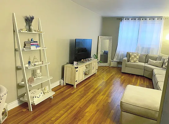 Rented by FirstService Realty (legacy) | media 6