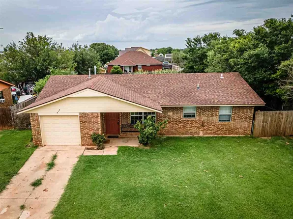217 Cherokee St, Geronimo, OK 73543