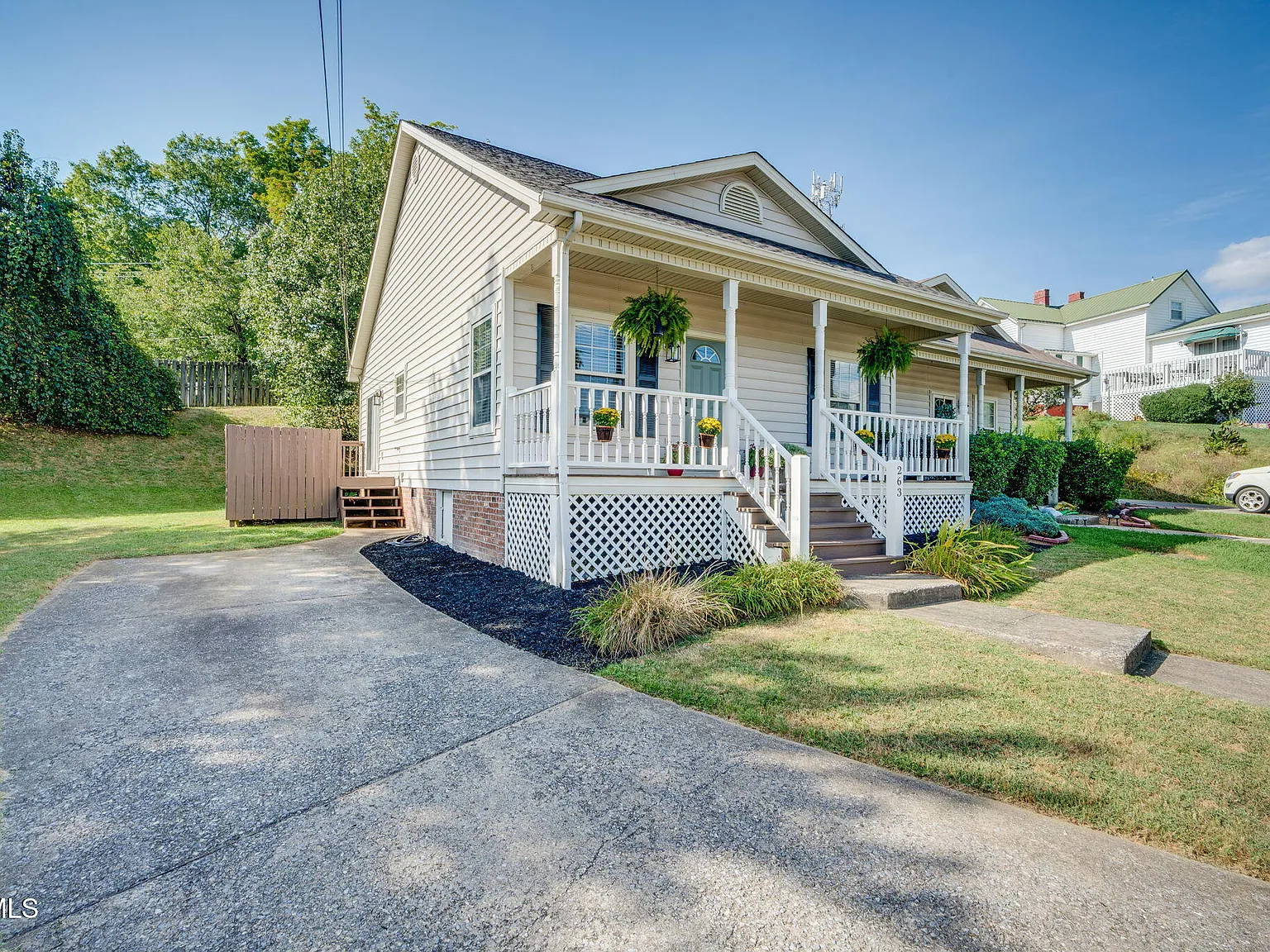 263 Main Street Village Dr — Photo 2