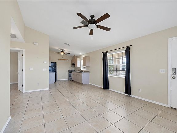 3rd image of 305 Boundary Blvd Unit A