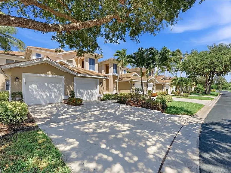 800 Carrick Bend Cir — Photo 31