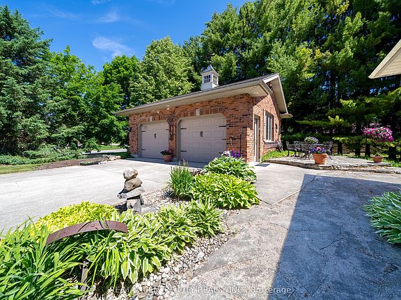 4th image of 61 Aberdeen Dr