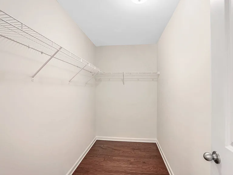 5195 Belmore Manor Ct — Photo 16
