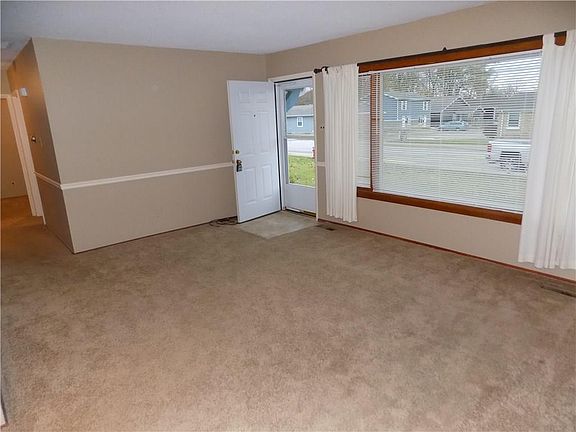 4th image of 601 N Arlington St