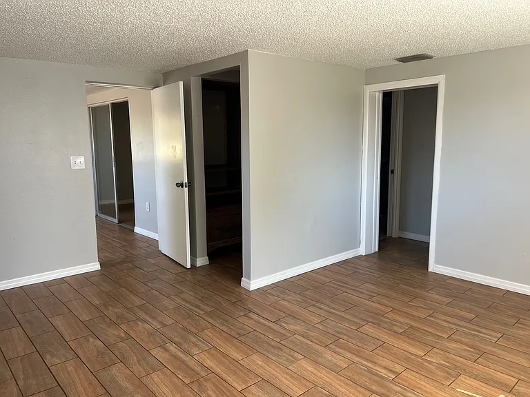 7835 Arbordale Dr — Photo 32