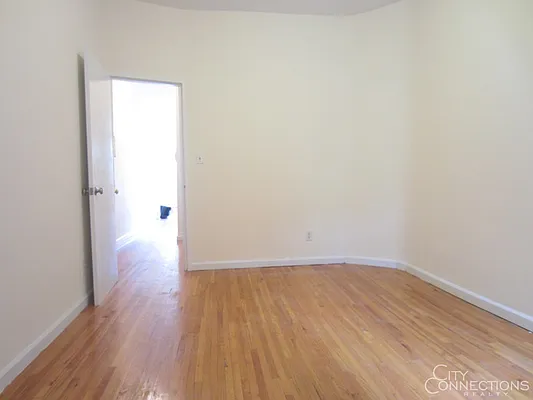 Rented by City Connections Realty | media 29