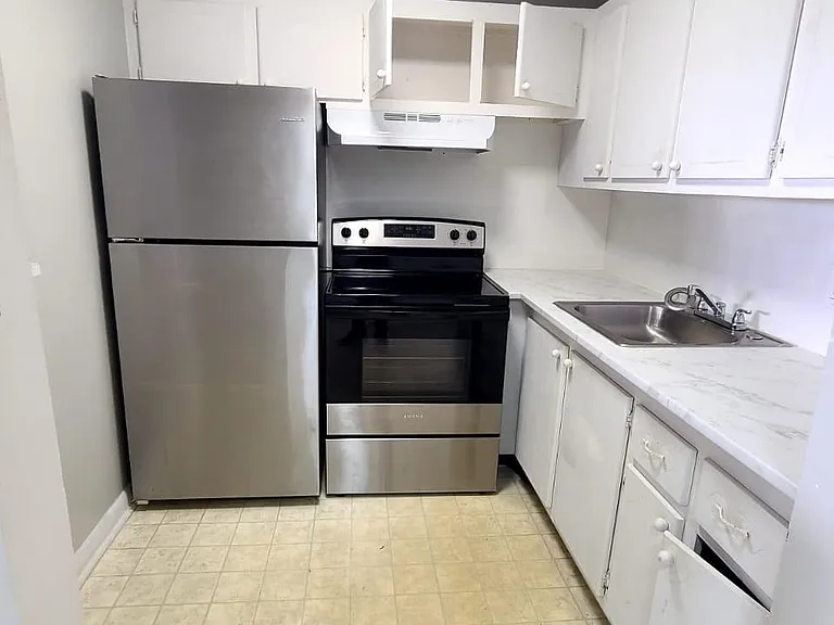 92 Berkshire E #92-D — Photo 6
