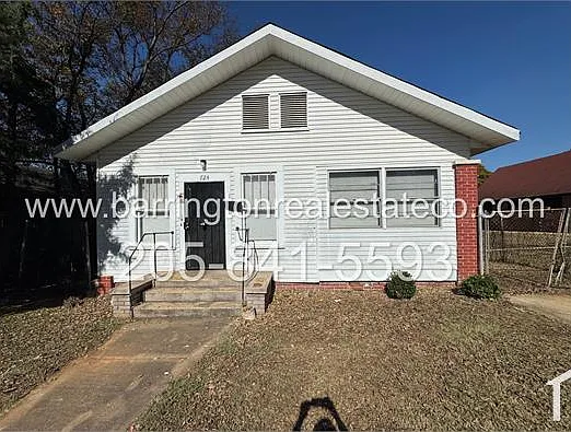 724 4th Ct W — Photo 1