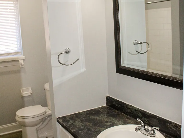 Willow Creek Apartments — Photo 6