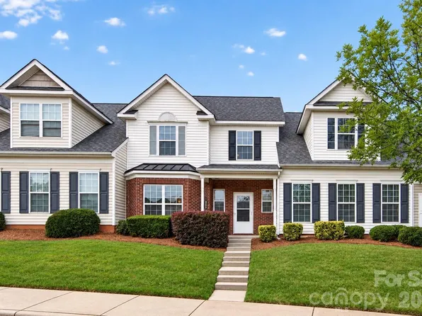 9907 Portaferry Dr, Charlotte, NC 28213
