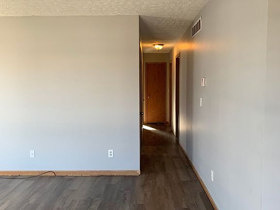 5th image of 2411 Bridlewood Blvd