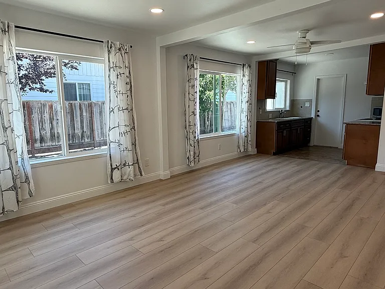 252 Chestnut Ave — Photo 3