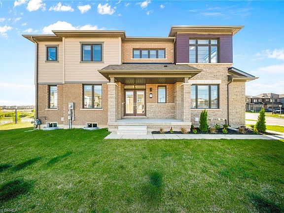 3rd image of 1 Bee Cres