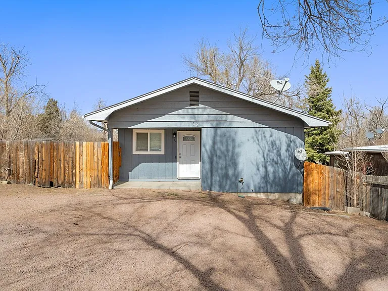 38 W Navajo St #B — Photo 1