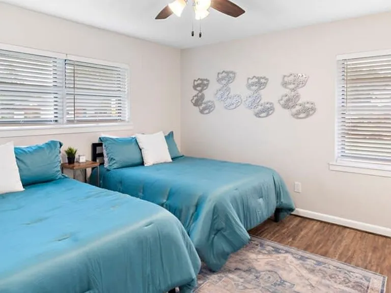 1302 Meadow Lark St — Photo 8