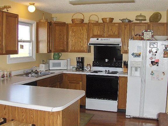 4th image of 102 Oakwood Cir