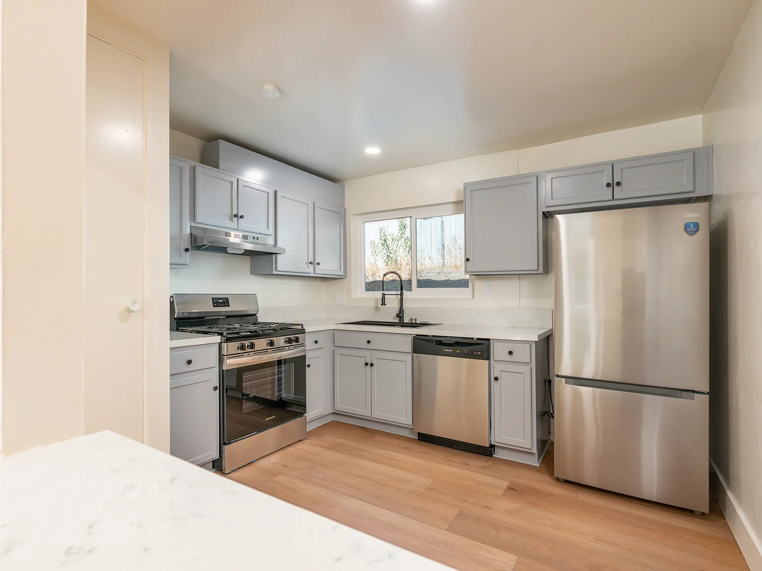 8685 Mellmanor Drive - B — Photo 4