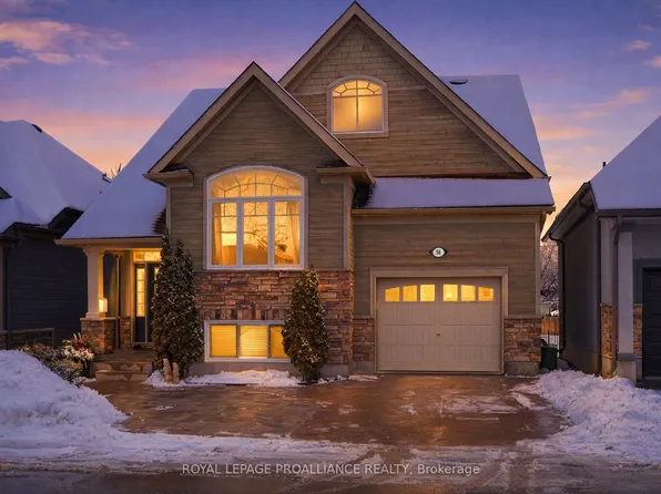 50 Lockside Dr #18, Peterborough, ON K9J 8T1