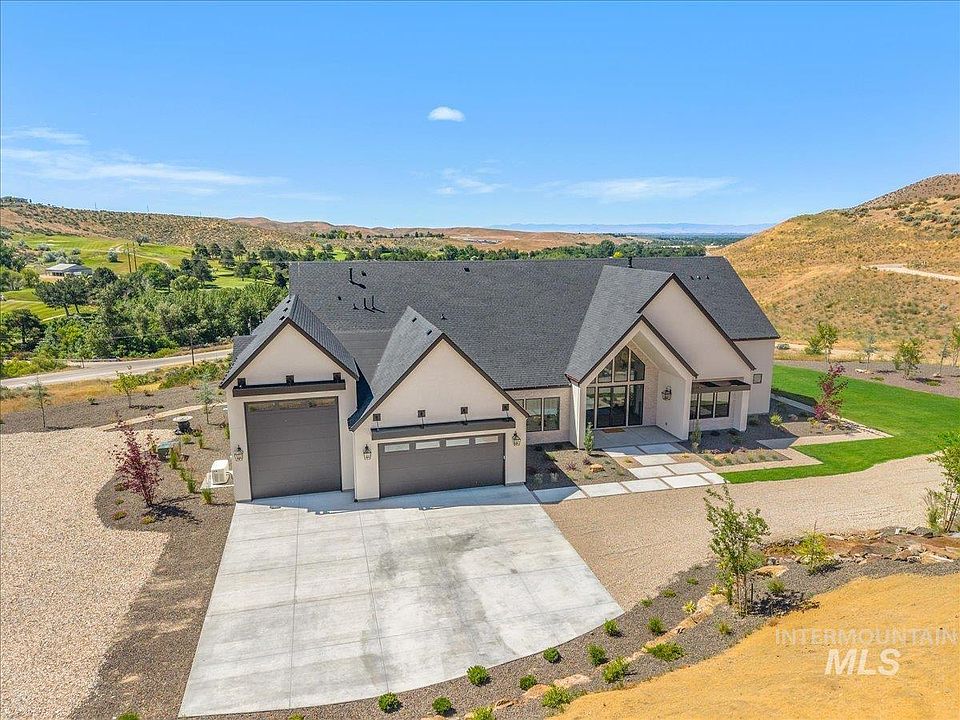 1st image of 6400 N High Valley