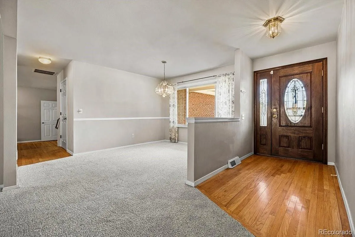 5 bed, 2937 sqft, $3,000 — Photo 2