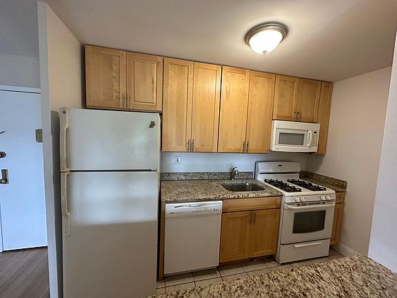 4th image of 51 Riverdale Ave #7B