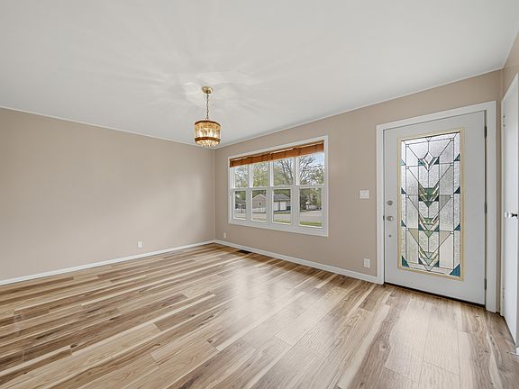 4th image of 1107 University St
