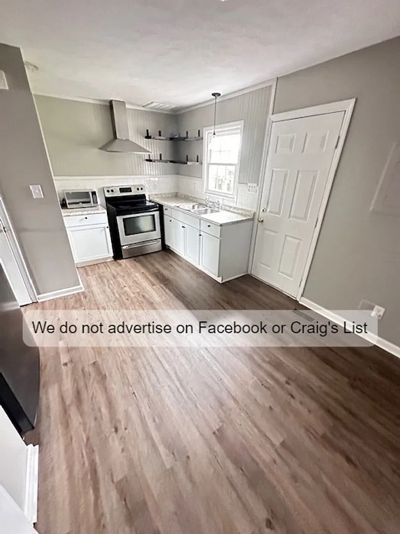 Kensington Court 6471 — Photo 3