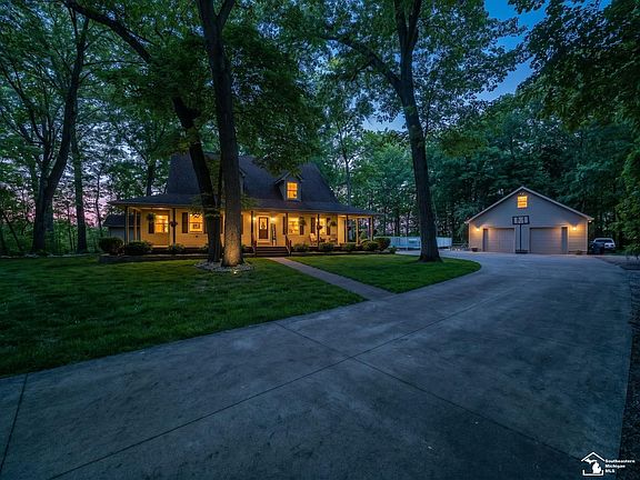 4th image of 1326 S Raisinville Rd