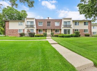 6824 Roberts Dr APT 5, Woodridge, IL