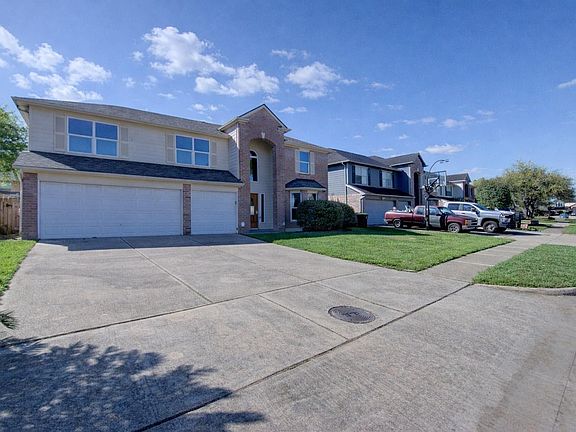 3rd image of 1831 Courtside Place Dr