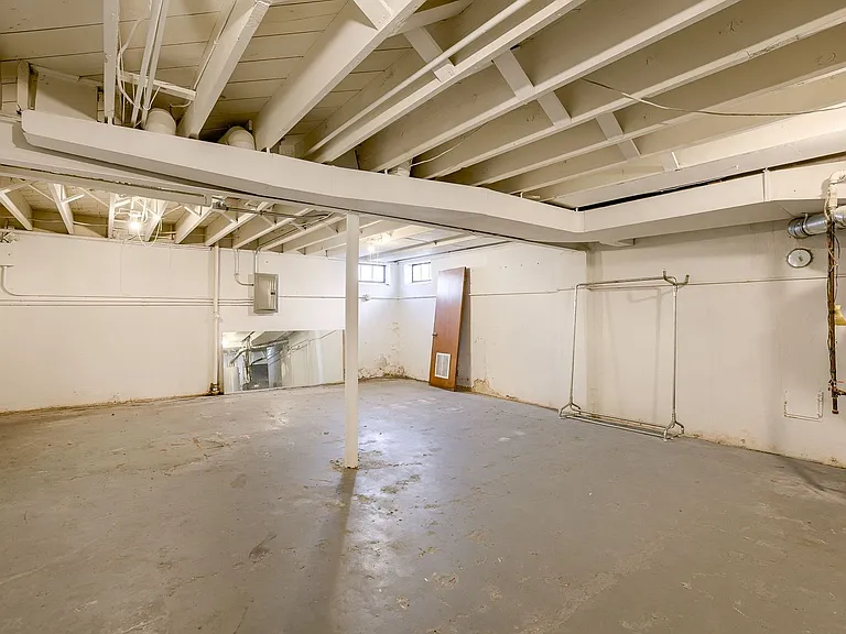 558 S 34th St — Photo 22