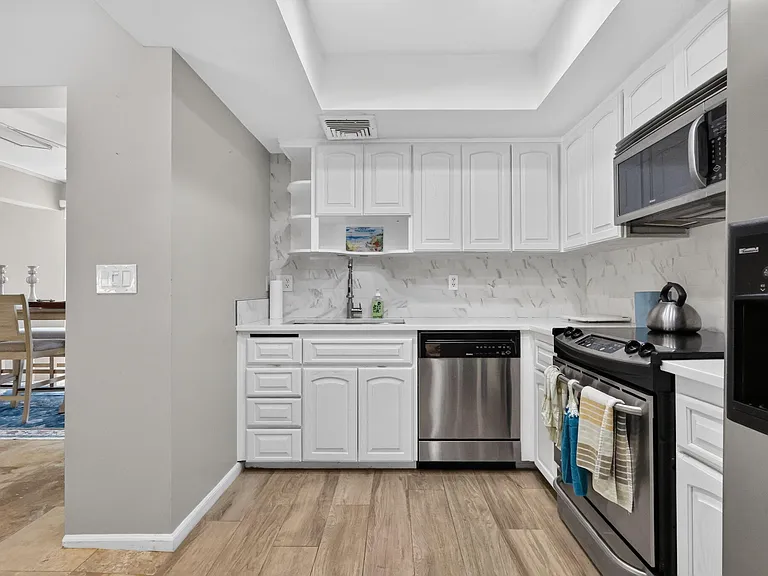 213 Rio Vista Cir — Photo 18