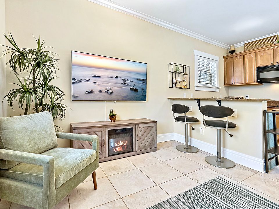 1st image of 509 S Willow Ave APT 1