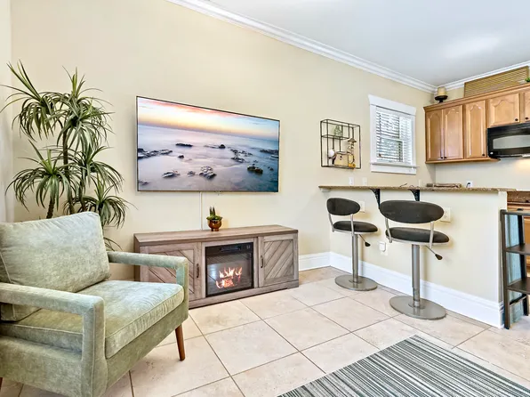 509 S Willow Ave APT 1, Tampa, FL 33606