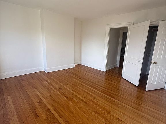 5th image of 174 Grand St APT 4