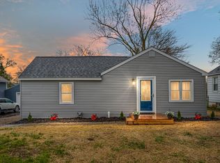 3674 Oakview Rd, Waterford, MI 48329