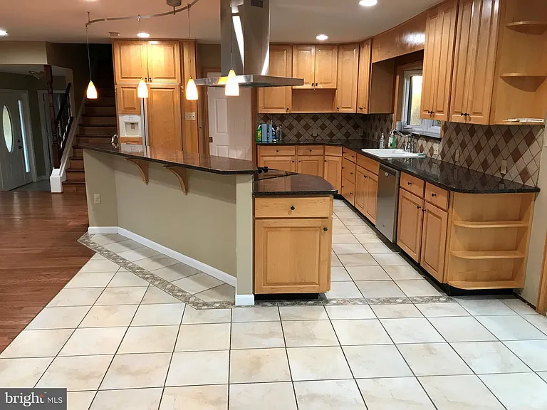 7078 Token Valley Rd — Photo 4