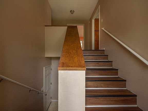 4th image of 106 Lee Paige Ct