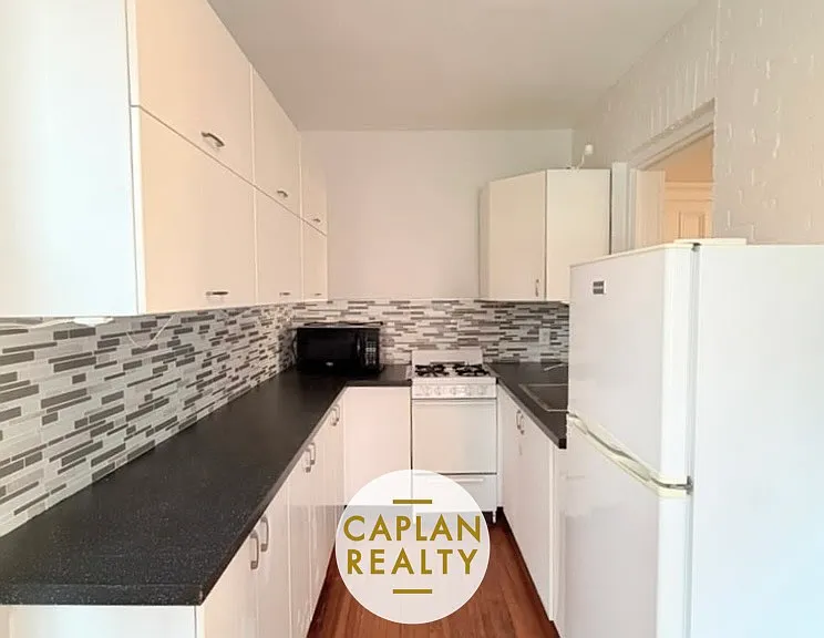 542 Chapel St #E — Photo 7
