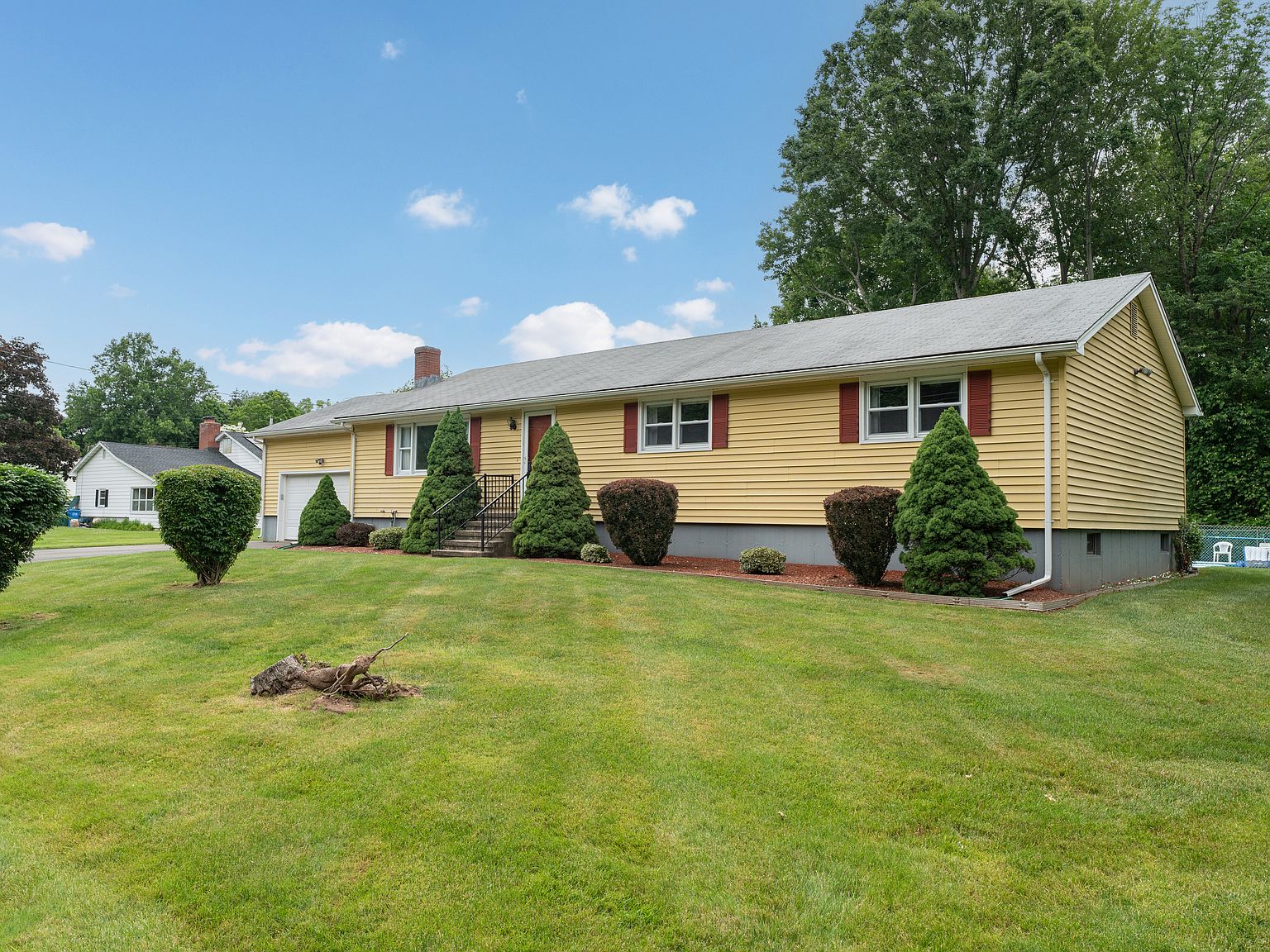 134 Howard Dr, Hamden, CT 06514 MLS 24024175 Zillow