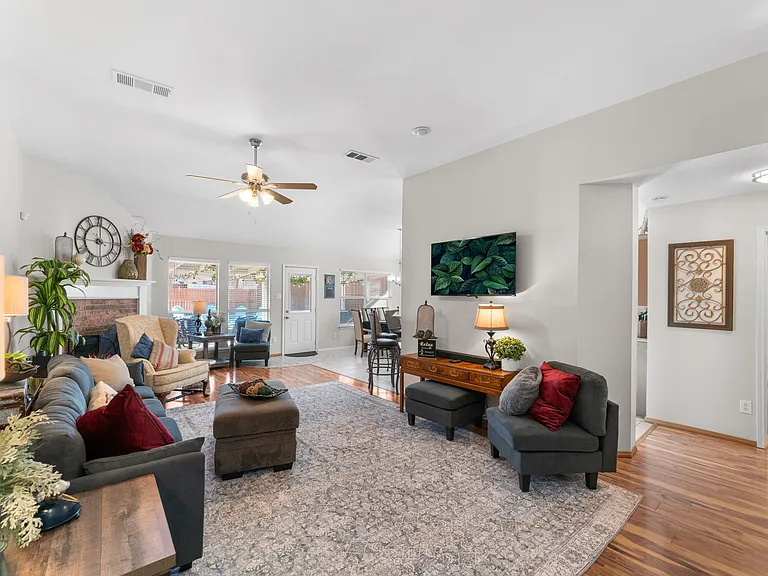 703 Flagstone Way — Photo 11